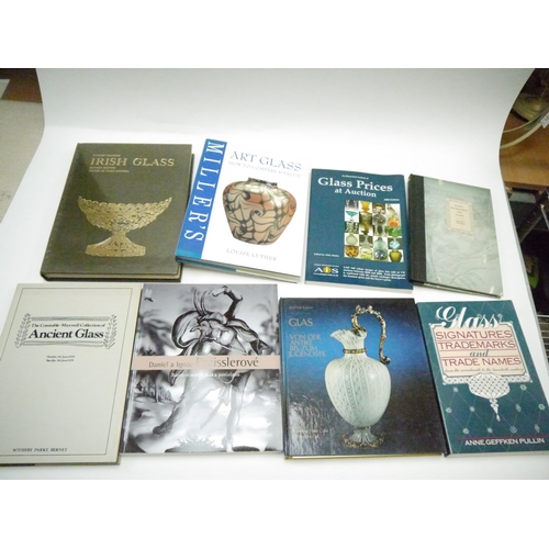 9179 - A box of assorted glass, glassware and glass collecting related titles etc, including Bohemian, Vene... 