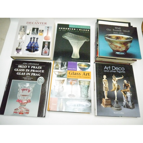 9181 - A box of assorted glass, glassware and glass collecting related titles, including Tagliapietra, Dura... 