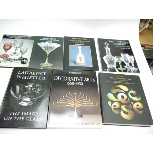9182 - A box of assorted glass, glassware and glass collecting related titles, including Art Nouveau, Laliq... 