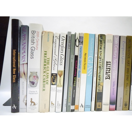9184 - A box of assorted glass, glassware and glass collecting related titles etc, including Orrefors, Bohe... 
