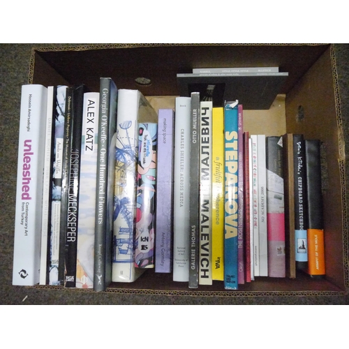 9203 - Modern art, 26 assorted titles, including Jean Tinguely; Pontus Hulten: 'Jean Tinguely: 