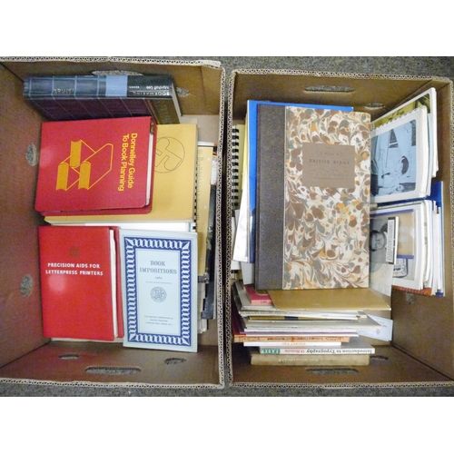 9206 - A large collection of books and booklets on printing, typography, typesetting, letterpress compositi... 