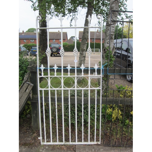8001 - An iron arrow top side gate, 170cm (h) x 85cm (w)