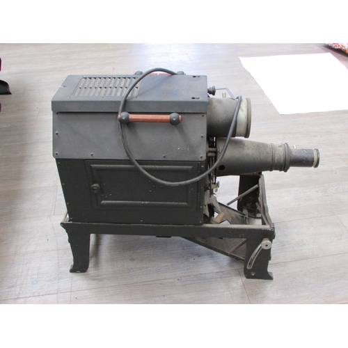 7039 - A mid 20th Century Ross of London epidiascope projector, Type B.E. Model 2, serial 238676, with Ross... 