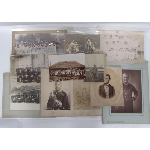 7037 - A group of black and white pictures, prints, photographs, etc. of various portraits, people, groups ... 