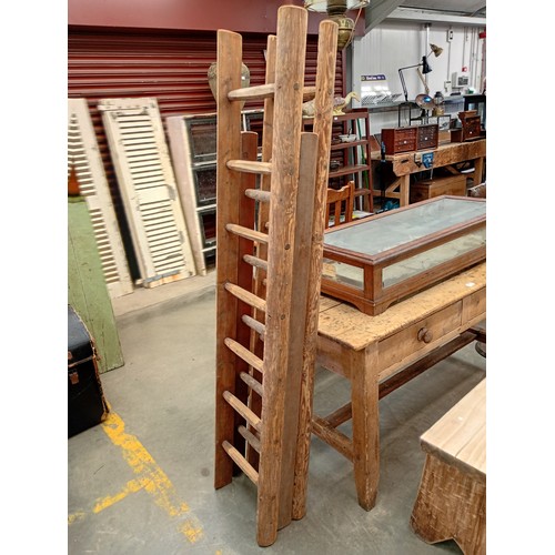Lot 2047      