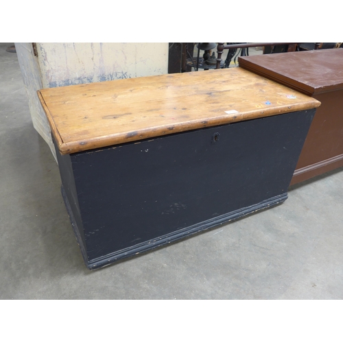 Lot 2022      