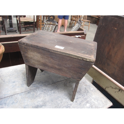 Lot 2025      