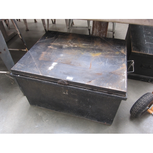Lot 2051      