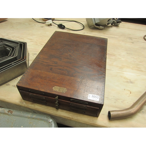 Lot 2052      