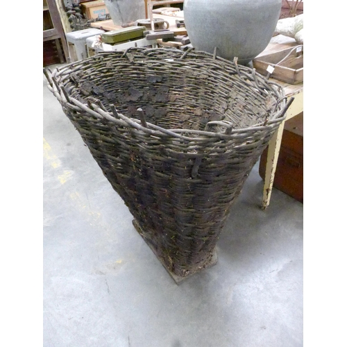 Lot 2042      