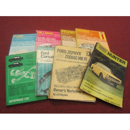 8058 - A box of mixed manuals including Haynes etc and a quantity of Jaguar magazines