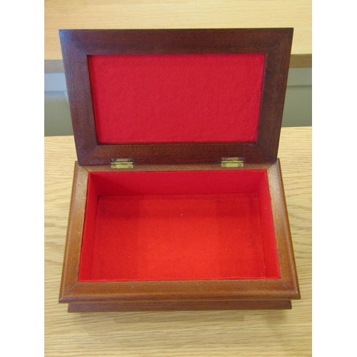 1039 - An early 20th Century oak veneered sewing box of octagonal form, together with a floral marquetry in... 