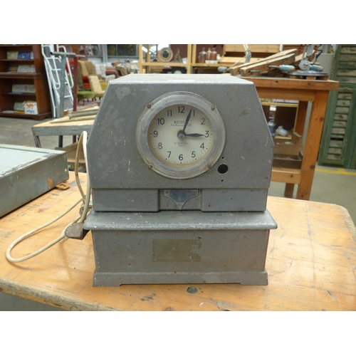 Lot 2027      