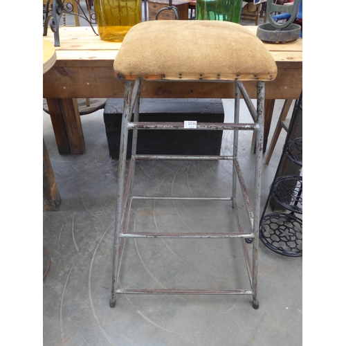Lot 2036      