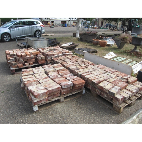 6009 - Approx 240 reclaimed red bricks and approx. 250 reclaimed part red bricks (5 pallets)