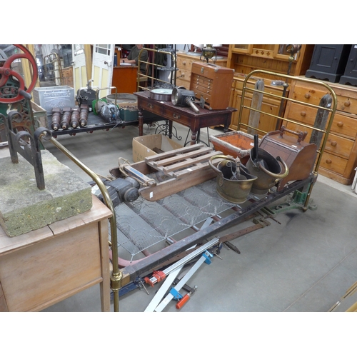 Lot 2048      