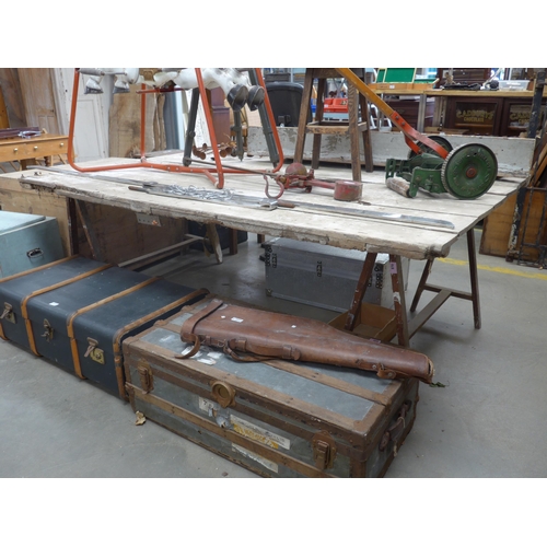 Lot 2046      