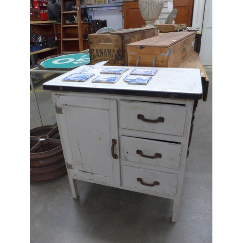 Lot 2042      