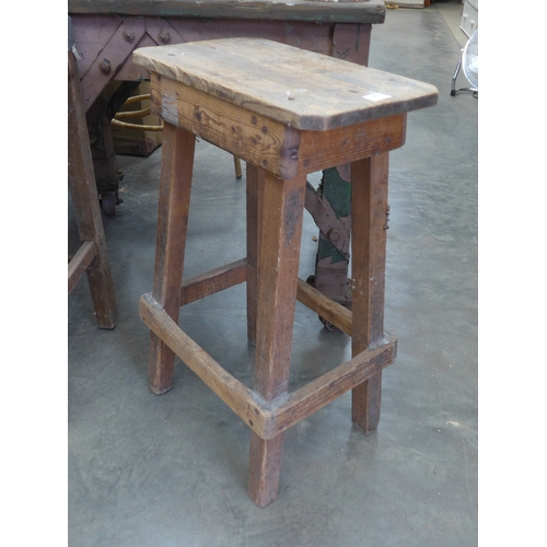 Lot 2027      