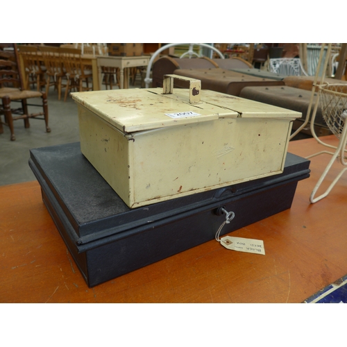 Lot 2007      