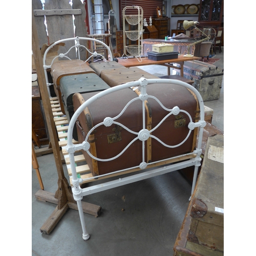 Lot 2027      