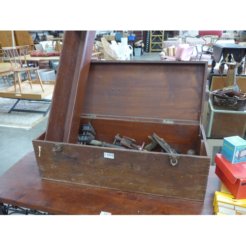 Lot 2056      