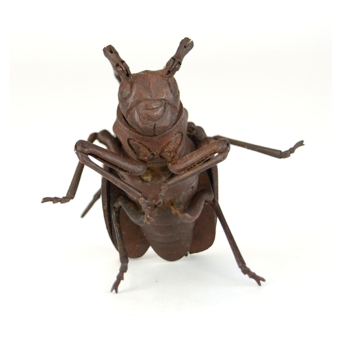 7008 - A Japanese jizai okimono of an articulated Asian long horned beetle, signed under wing

 Provenance
... 