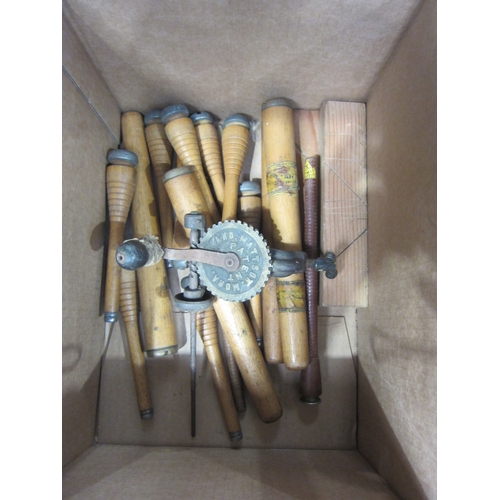 2056 - A Mattson bobbin winder and quantity of wooden bobbins