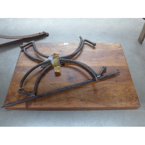 2041 - A hardwood coffee table, four plank construction metal basem, unassembled