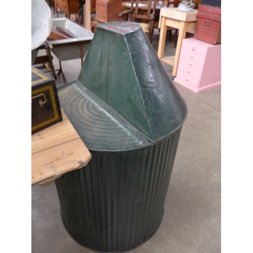 2049 - A Vintage Valour oil dispenser