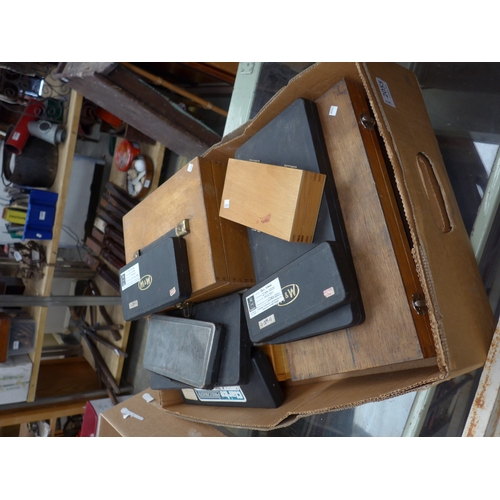 2055 - A box of engineers micrometers and dial calipers including Moore and Wright, Mitutoyo and Verdict. a... 
