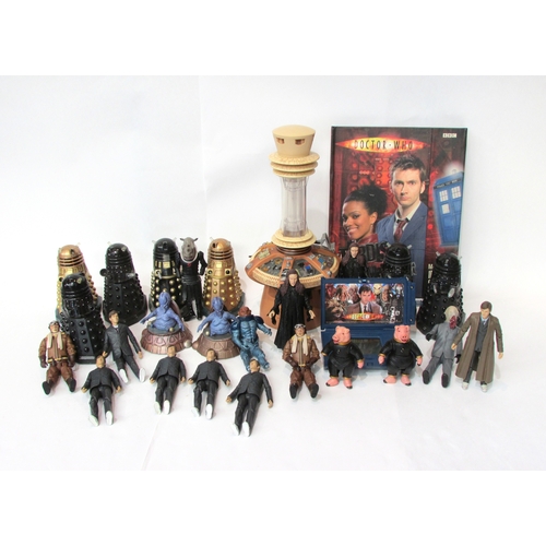 6045 - Doctor Who - collection of loose mid-late 2000s BBC Doctor Who action figures including Daleks, the ... 