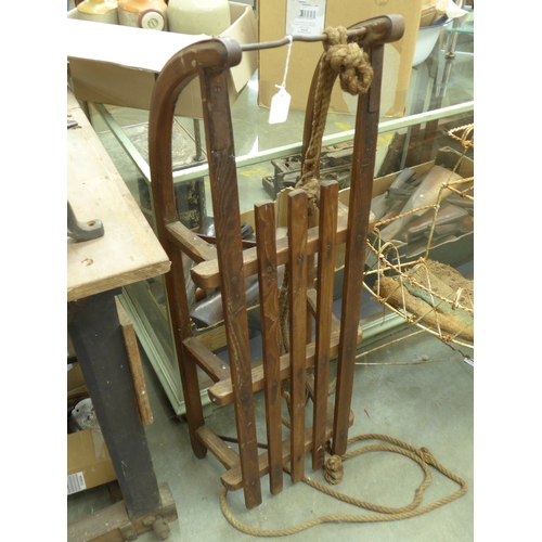 2052 - A bygone sledge