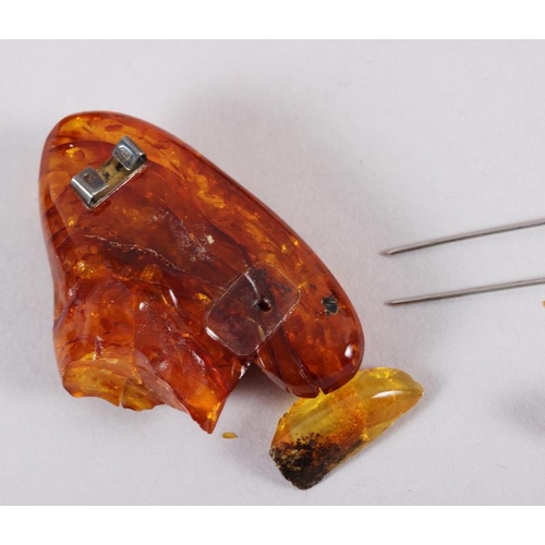 260 - A collection of Baltic amber, reputedly from Latvia, 262g gross