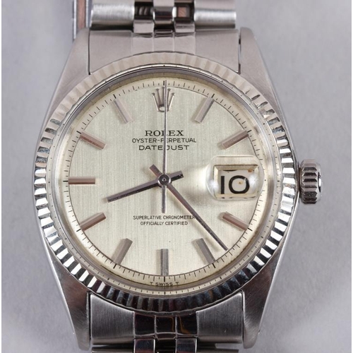 388 - A gentleman's Rolex Oyster Perpetual Datejust stainless steel bracelet watch, champagne dial with ba... 