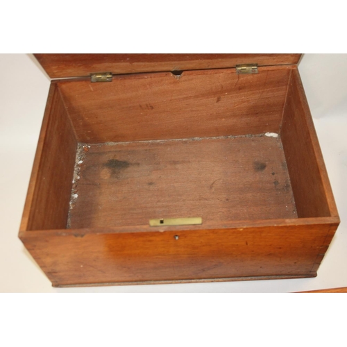 161 - A mahogany box, 15