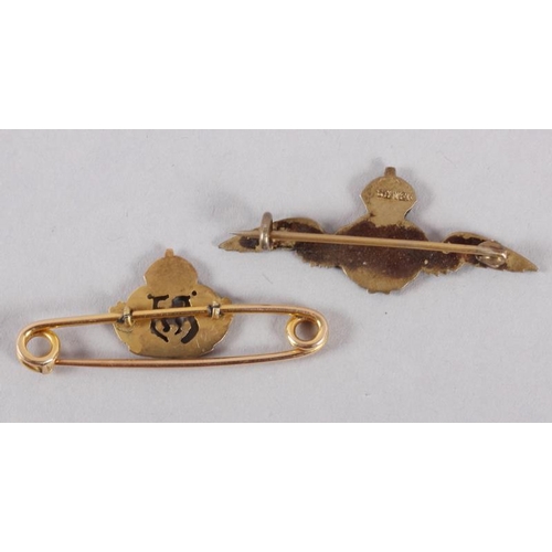 368 - A yellow metal bar brooch, stamped 9ct, mounted Naval insignia, 3.3g, and a silver gilt RFC sweethea... 