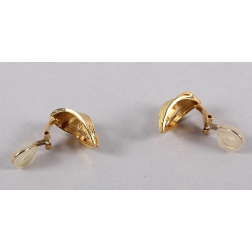 376 - A pair of 18ct gold ear clips with textured decoration, 7.3g gross