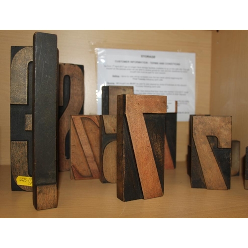 173 - A quantity of numerical and alphabetical wooden printing blocks