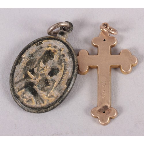 358 - A pilgrim's bronze gilt 17th century pendant and a yellow metal cross, stamped 9ct