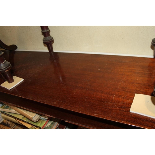 623 - An early 20th century mahogany low open bookcase, fitted adjustable shelves, on block base, 90