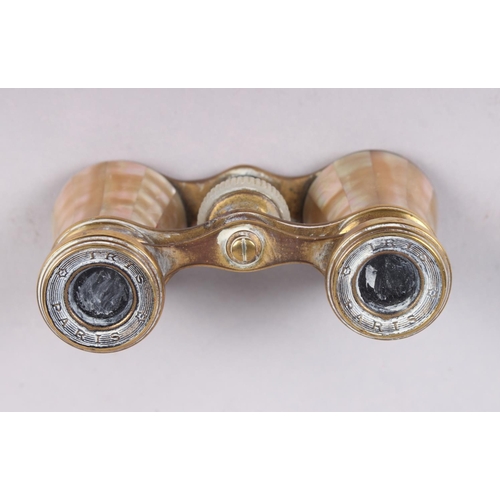 204 - A pair of mother-of-pearl opera glasses COLLECT