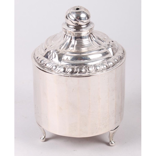 302 - A Continental white metal string box, 10.2oz troy approx