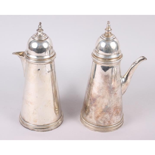 316 - A Queen Anne design Britannia standard silver coffee pot with wooden handle and side spout, Goldsmit... 