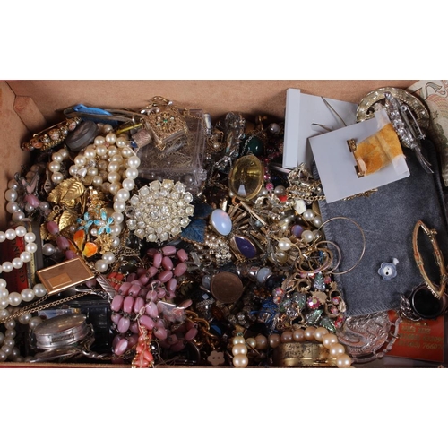 329 - A collection of vintage brooches, a pair of spectacles, in case, two compacts and a collection of co... 