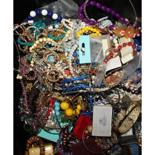 329 - A collection of vintage brooches, a pair of spectacles, in case, two compacts and a collection of co... 