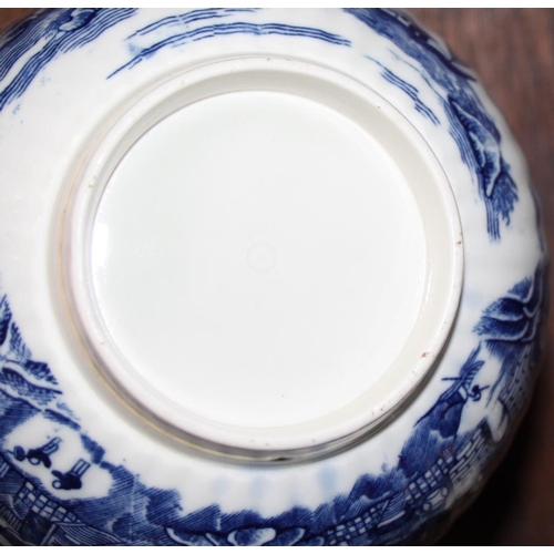 68 - A 19th century porcelain part 