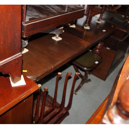 508 - A late Victorian walnut extending dining table with two leaves, on turned and reeded supports, 46