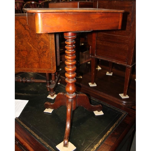 564 - A 19th century walnut work table, fitted end drawer, on bobbin turned supports, 17